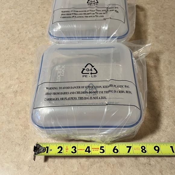 Lock and Lock Storage Containers (2) - Picture 3 of 4